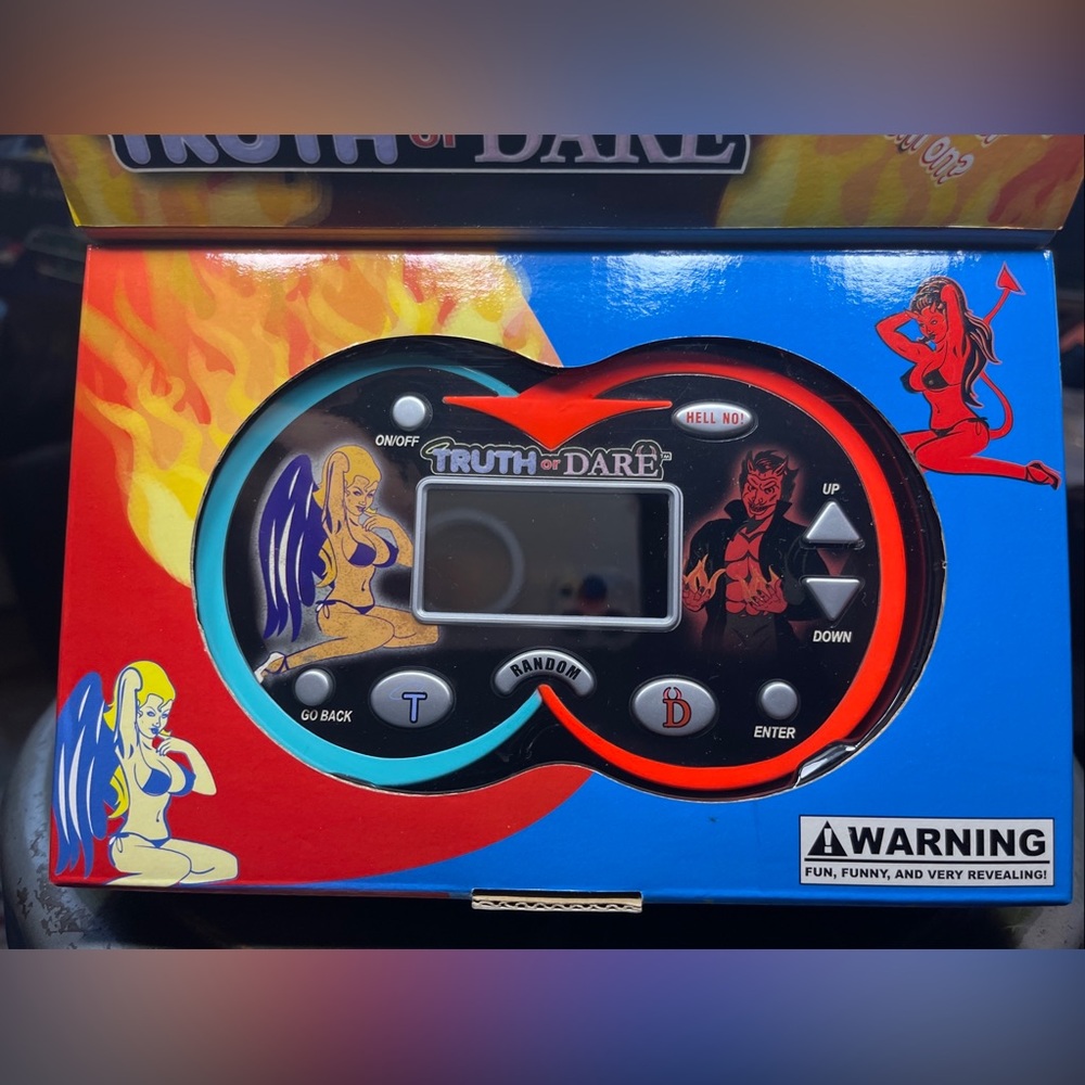 Electronic Truth or Dare Handheld Game 💘 by Shiggles 💘 NIB RARE VINTAGE.